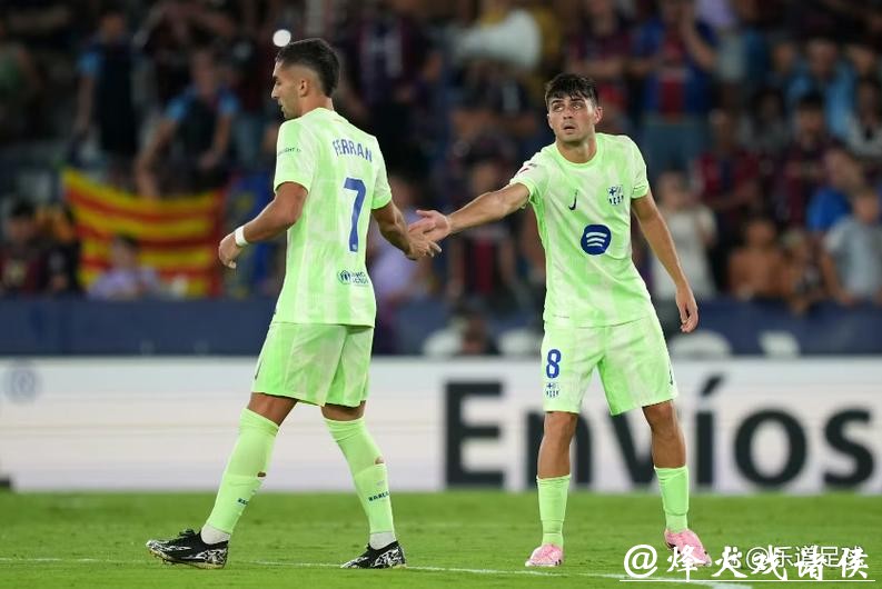 巴萨取胜代价高昂:佩德里腿筋受伤,预计缺席4-5周 巴萨取胜代价高昂:佩德里腿筋受伤,预计缺席4-5周